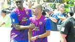 Guardiola ghi bàn, kiến tạo, và... nhận thẻ vàng